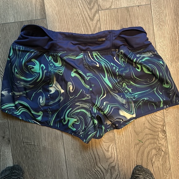 Medium Nike running shorts - Picture 3 of 3